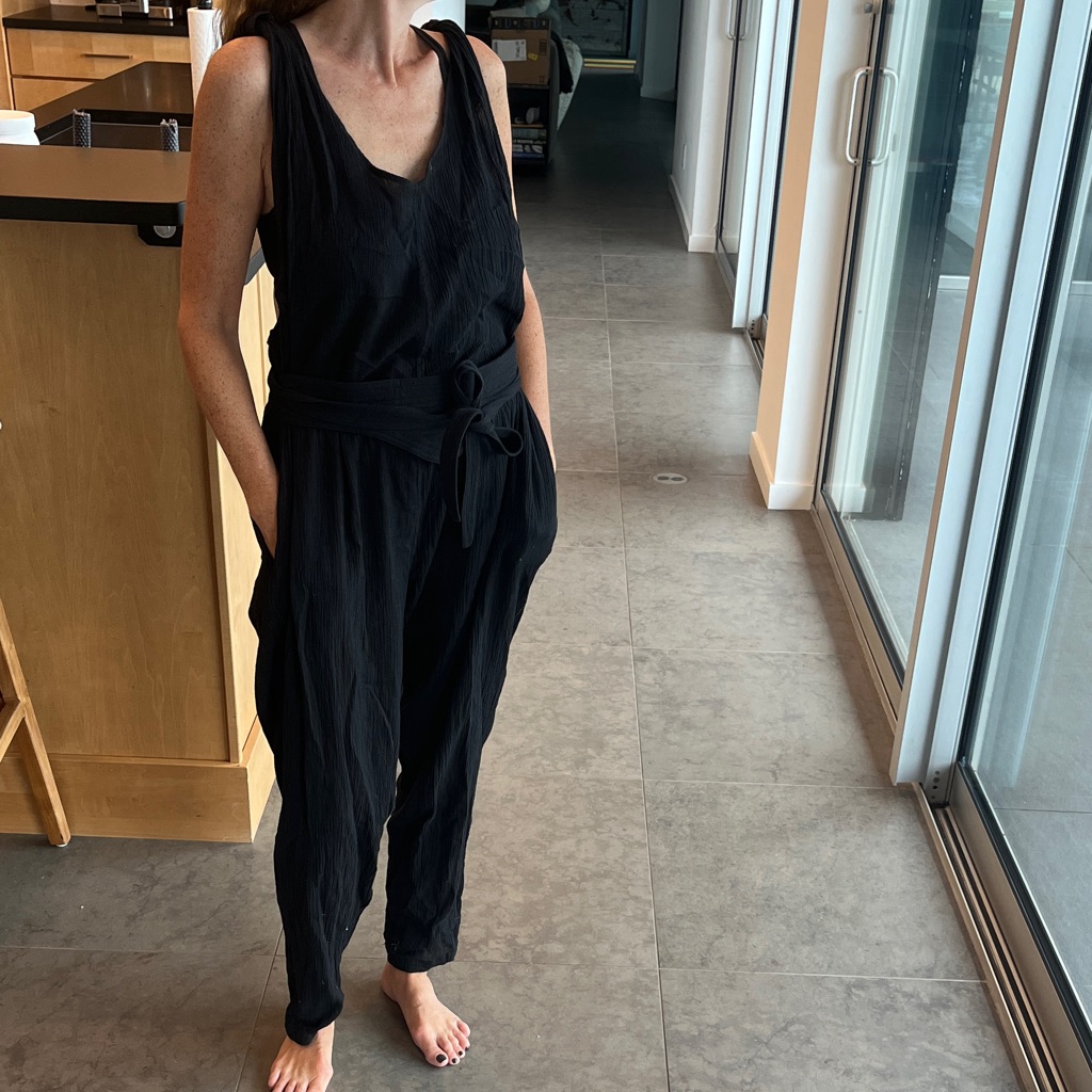 Electric Feathers Crepe Black Cotton Women's Jumpsuit With Side Pockets And Belt